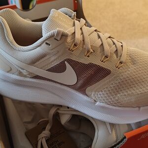 Women's Nike Shoes 6.5